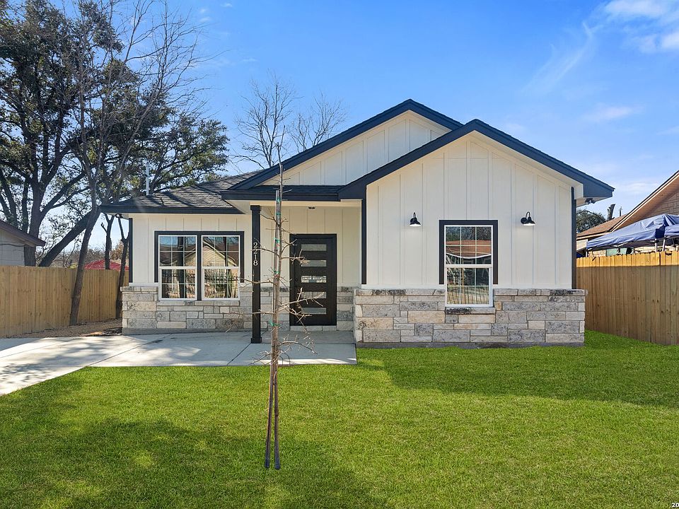 1st image of 2218 W Wildwood DR.