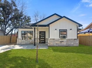2218 W Wildwood Dr, San Antonio, TX 78201