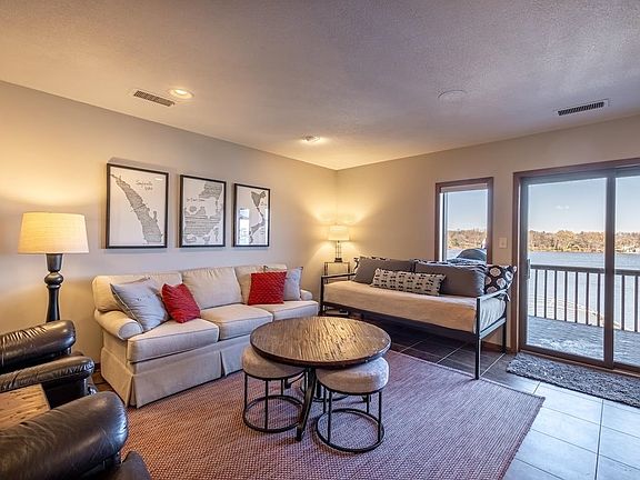 5th image of 101 19th St Unit 202