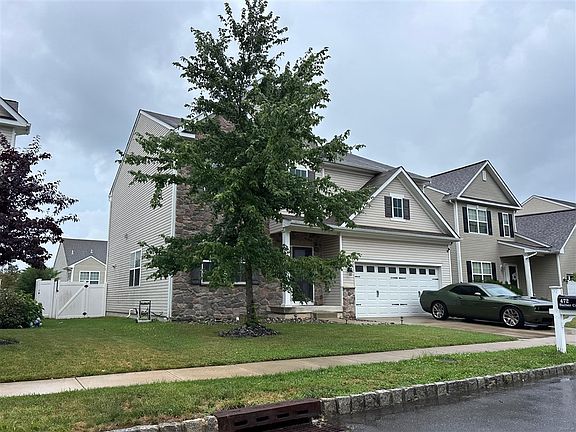 4th image of 472 Salter Ct