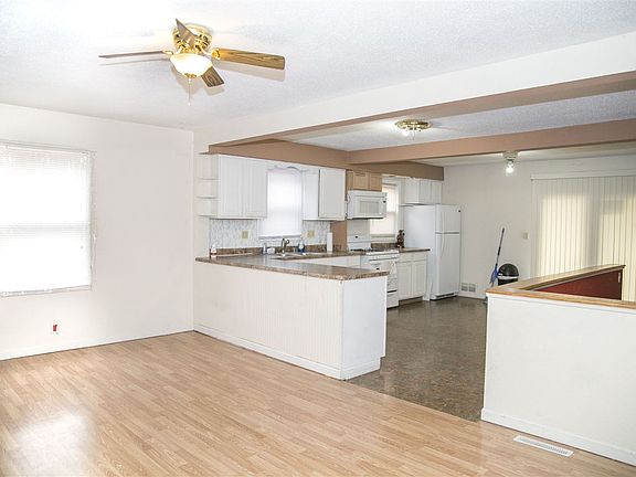 3rd image of 1003 S Independence Ave
