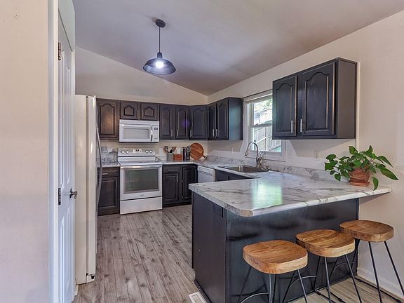 5th image of 4499 Summer Creek Ln