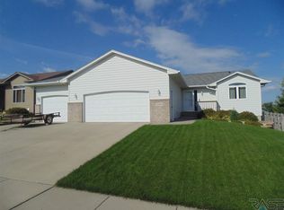 2609 N Wright Ave, Sioux Falls, SD 57107