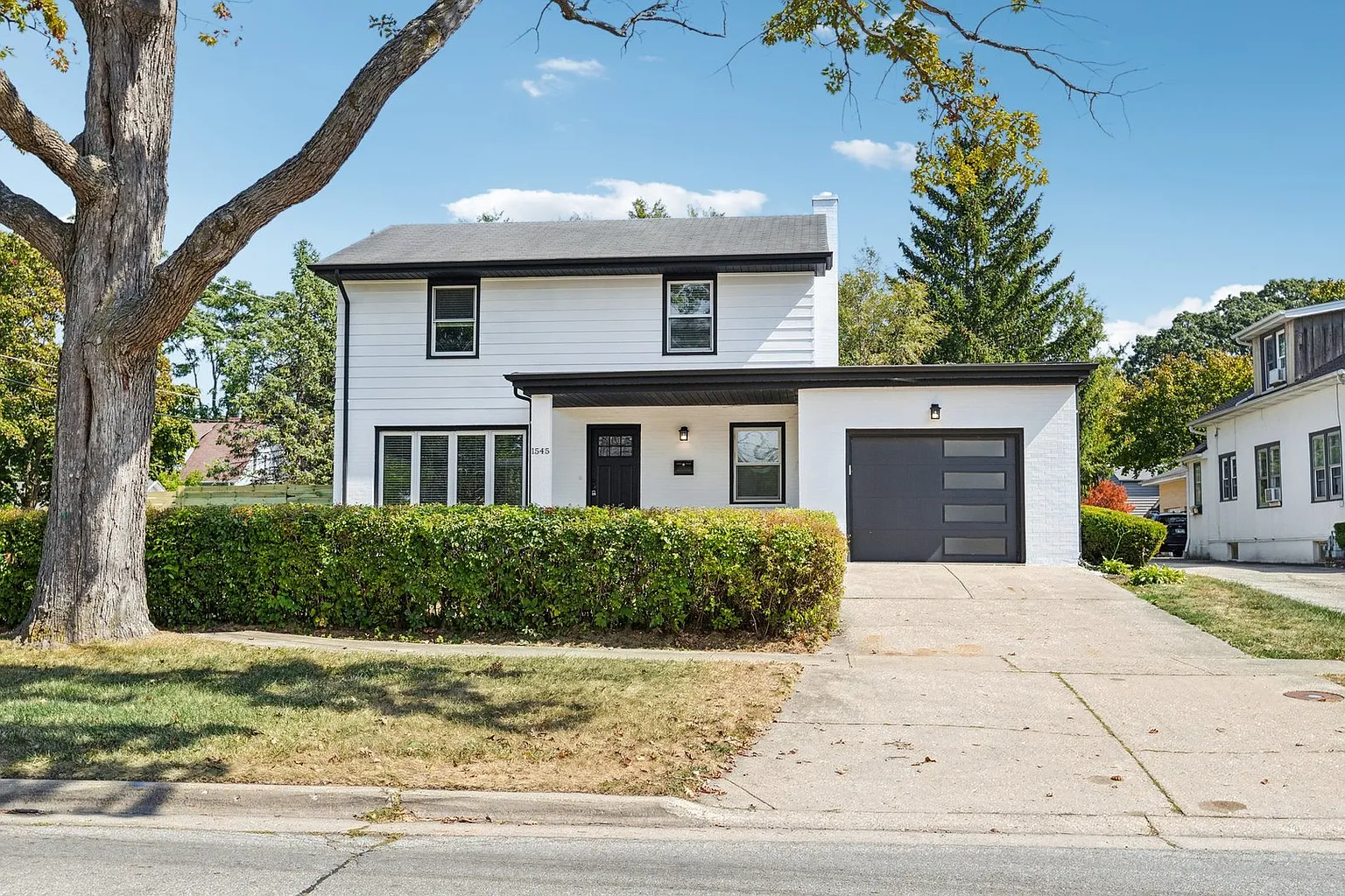 1545 McDaniels Ave photo 1