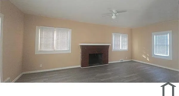 370 Lora Ave — Photo 9