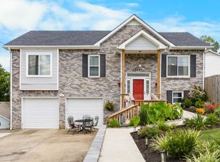 2049 Windmeade Dr, Clarksville, TN 37042