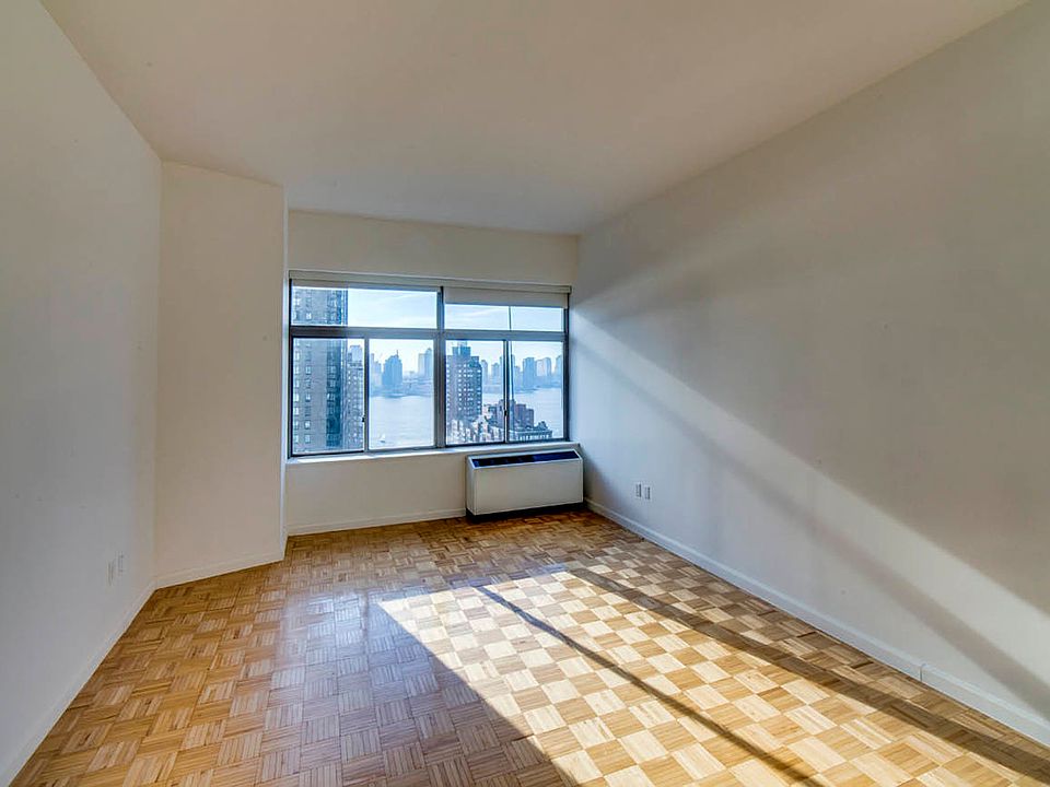 1st image of 102 Greenwich St #2F