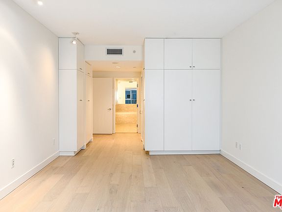 3rd image of 13600 Marina Pointe Dr Unit 1414