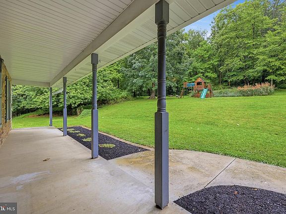 3rd image of 11441 Pleasant Valley Rd
