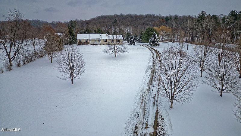 4th image of 44 Allen Road