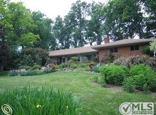 31371 W Stonewood Ct, Farmington Hills, MI 48334