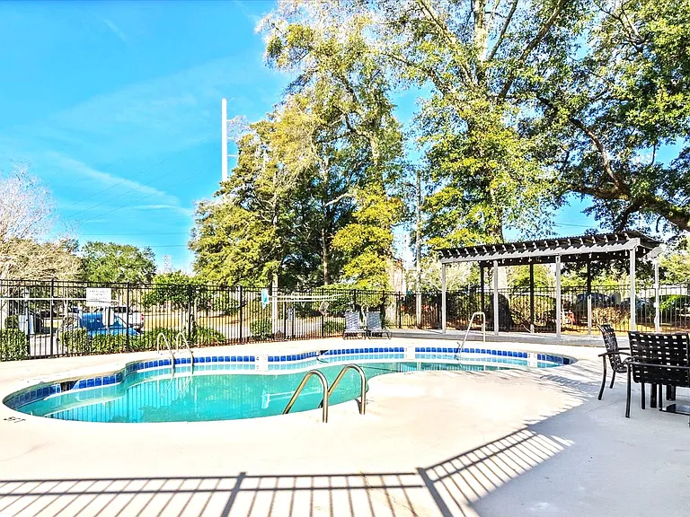 Robinwood — Photo 15