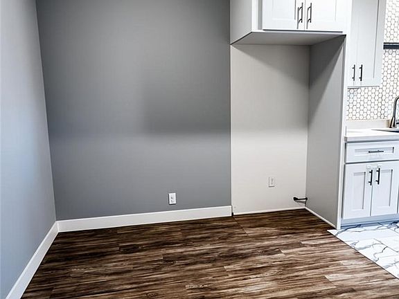 5th image of 1739 E Appleton St APT 10