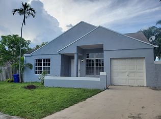 8631 SW 16th Ct, Hollywood, FL 33025