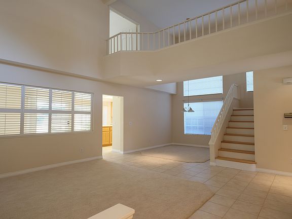 2nd image of 3196 Oakridge Dr