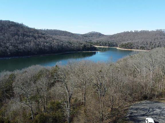4th image of 308 Highbridge Dr