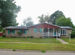 517 Ashwood Dr, Flushing, MI 48433