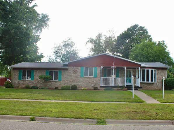 517 Ashwood Dr, Flushing, MI 48433