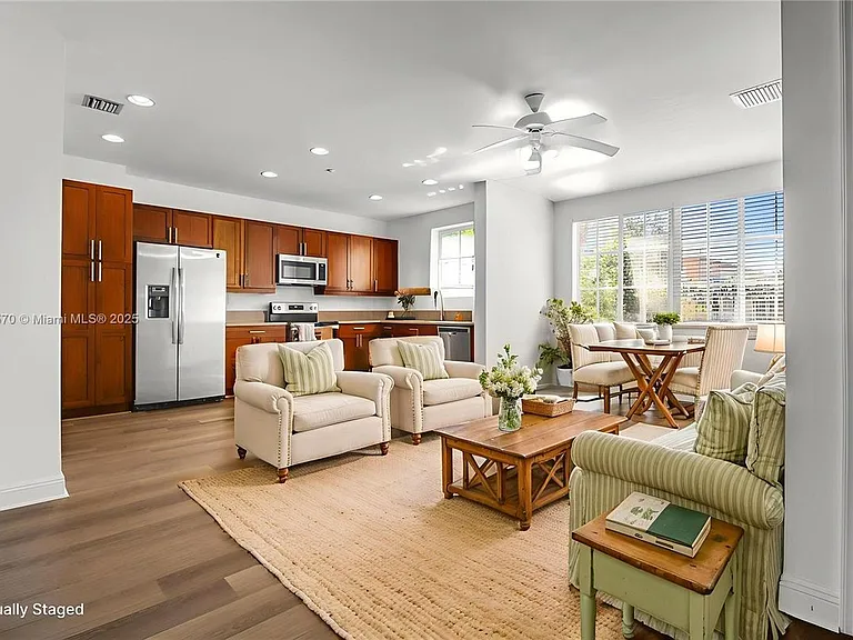 1332 SW 2nd Ct #TOWNHOUSE — Photo 3