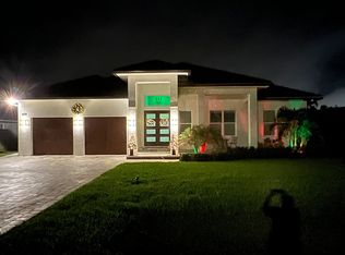 625 91st Ave N, Naples, FL 34108