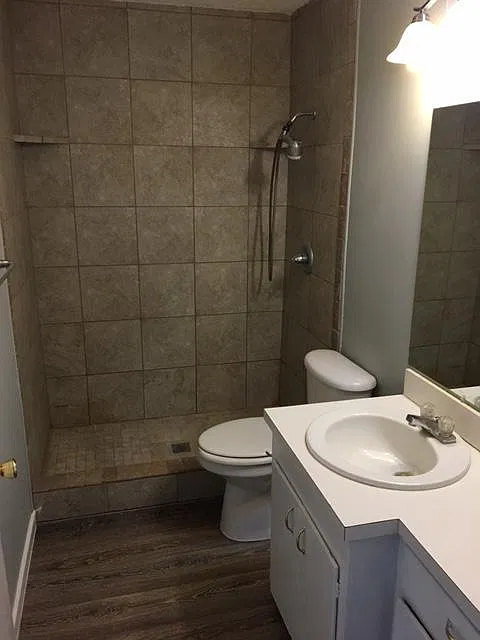 705 Hickory St — Photo 4