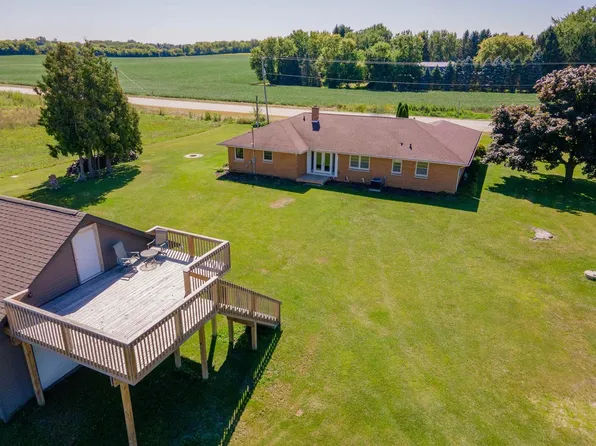 W8046 County Road B, Beaver Dam, WI 53916