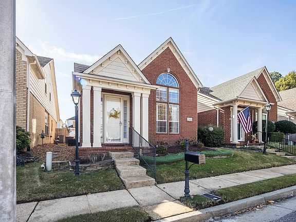 2nd image of 10435 Kensington Cir