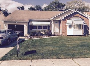 114 Westport Dr, Toms River, NJ 08757