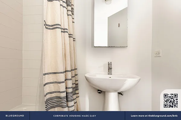 Rented by The Blueground | media 10