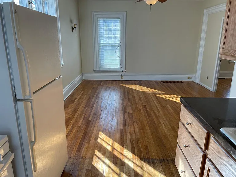423 Crescent St NE #2 — Photo 5
