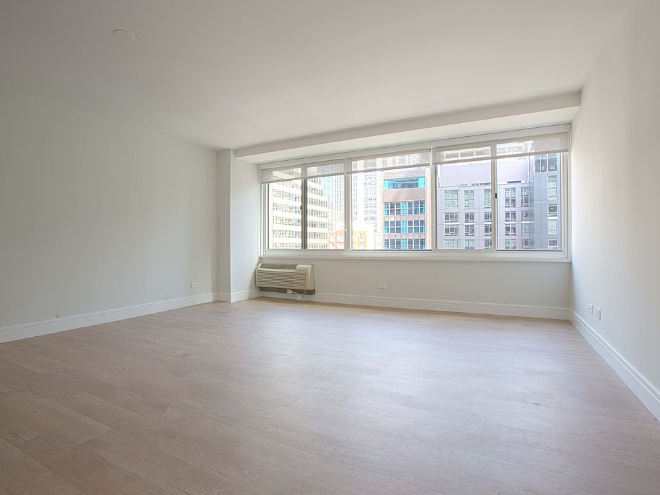 1st image of 211 E Ohio St #211-2503