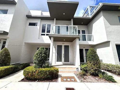 6458 NW 103rd Psge Photo 1