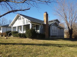 665 E Label St, Marshall, MO 65340
