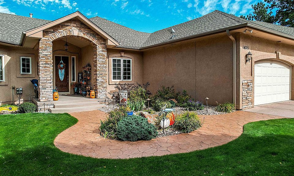 1st image of 14315 Woodcrest Cir