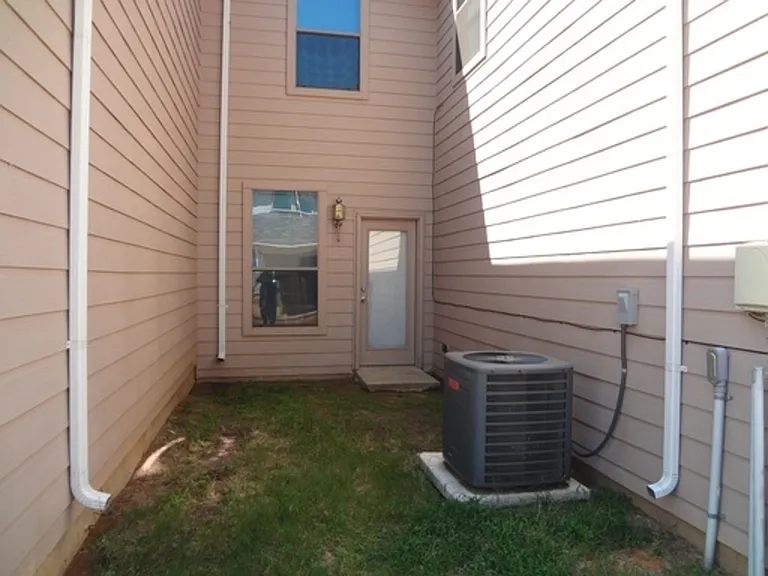 5405 Soledad Dr — Photo 15