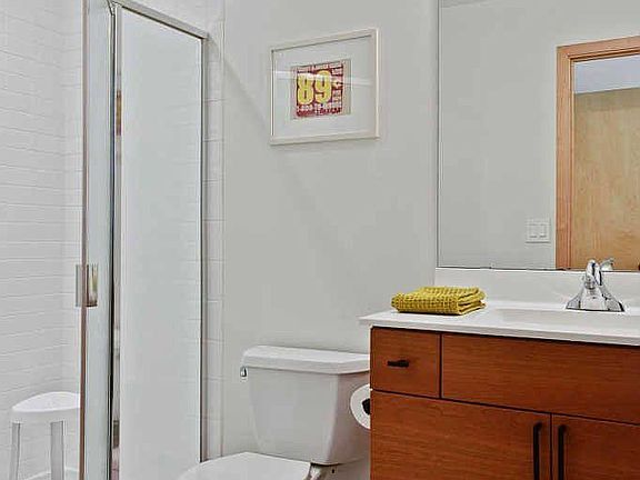 4th image of 2828 Aldrich Ave S Unit 3