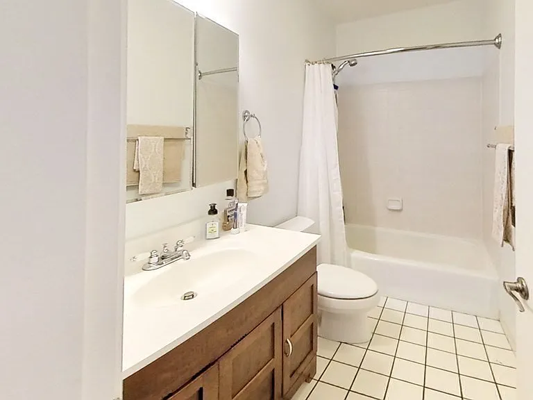 208 Charles St #1A — Photo 5