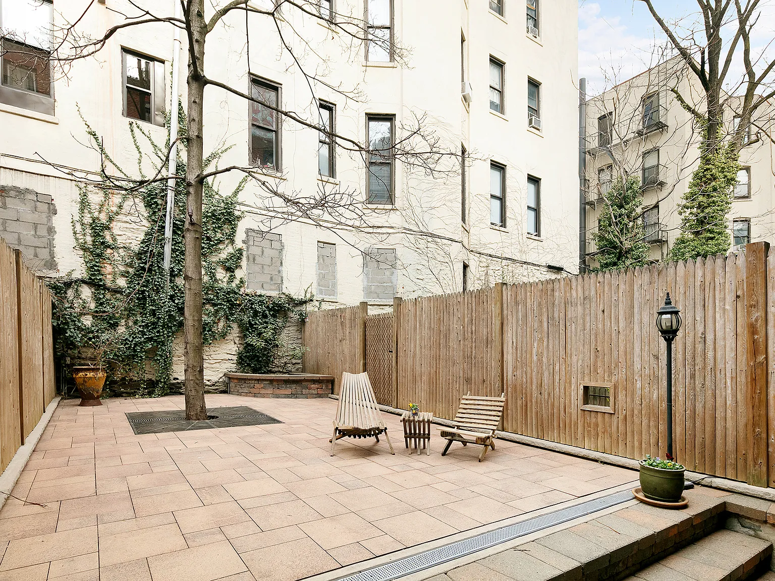 125 Manhattan Avenue — Photo 2