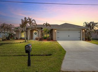 400 SW Ridgecrest Drive, Port St Lucie, FL 34953