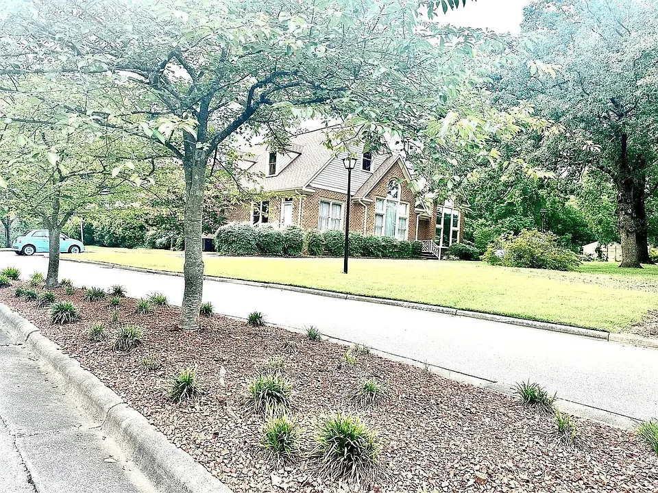 33 Forest Green Dr