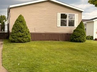 260 Meadow Ln, Pt Huron, MI 48060