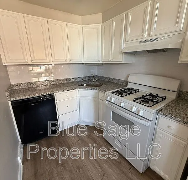 319 S Church St — Photo 9