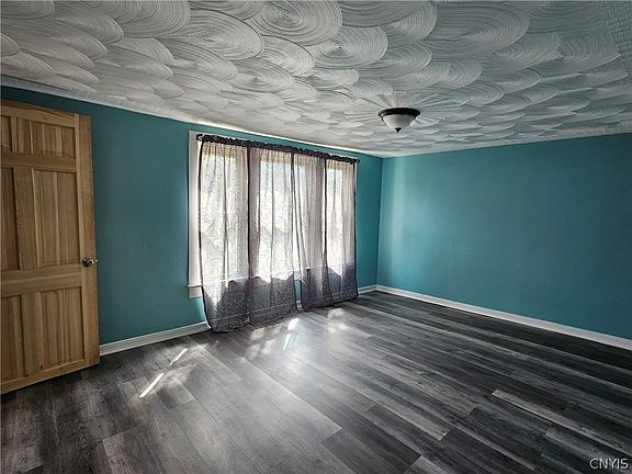 3rd image of 330 Gilbert St