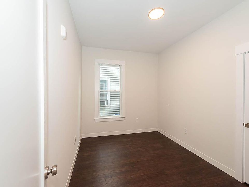 1st image of 28 Portsmouth St #1