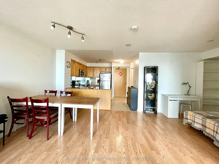 212 Eglinton Ave E #1802 — Photo 9