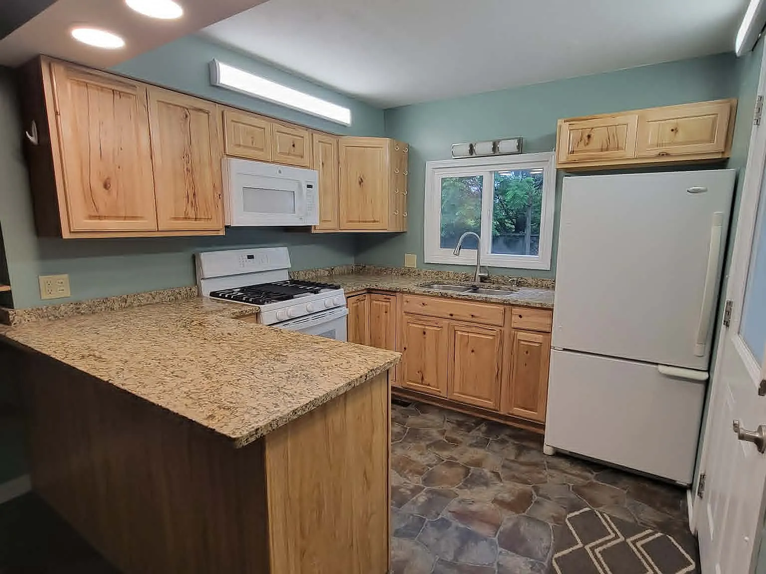 3626 W Lake Rd — Photo 2