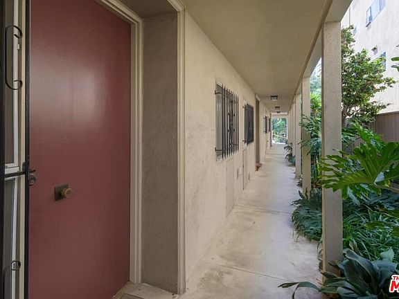 3rd image of 1326 N Fuller Ave