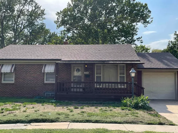 1919 S Fabrique Dr, Wichita, KS 67218