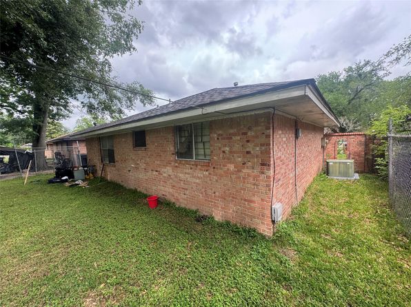 11067 Vailview Dr, Houston, TX 77016