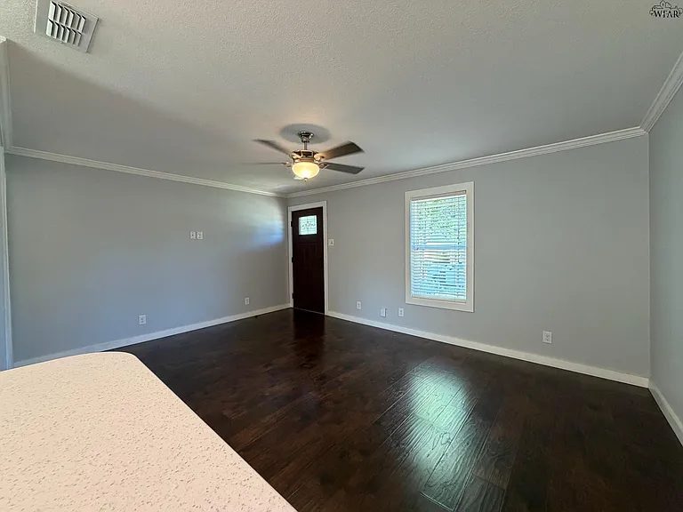 515 E Inwood Dr — Photo 8